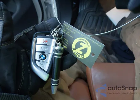 2021 BMW X5 xDrive40I z USA, uszkodzony, nr VIN 5UXCR6C09M9E79054